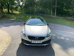 Silver Begagnad 2017 Volvo V40 CC SE Kombi | 193 500 kr (Marknadspris)