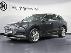 Grå Begagnad 2019 Audi e-tron Proline SUV | 329 800 kr (Marknadspris)