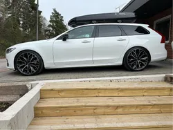 Vit Begagnad 2020 Volvo V90 R-Design Kombi | 358 000 kr (Marknadspris)