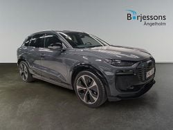 Grå Begagnad 2024 Audi Q6 e-tron S-Line SUV | 899 000 kr (Lite dyr)