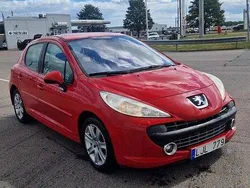 Röd Begagnad 2007 Peugeot 207 Sport Halvkombi | 30 000 kr (Marknadspris)