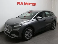 Grå Begagnad 2022 Audi Q4 e-tron Comfort SUV | 354 800 kr (Bra pris)