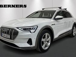 Vit Begagnad 2021 Audi e-tron Design SUV | 369 900 kr (Marknadspris)
