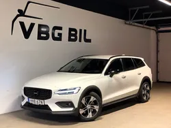 Vit Begagnad 2020 Volvo V60 CC Kombi | 269 000 kr (Marknadspris)