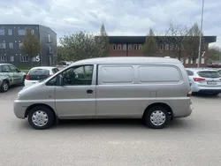 Silver Begagnad 2005 Hyundai H-1 Minibuss | 33 000 kr