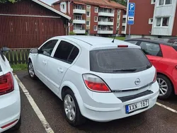 Vit Begagnad 2006 Opel Astra Halvkombi | 24 000 kr (Marknadspris)