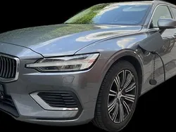 Grå Begagnad 2021 Volvo V60 Inscription Kombi | 275 000 kr (Marknadspris)