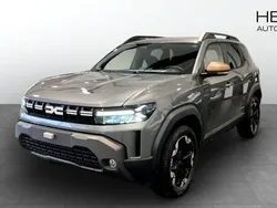 Grå (grey) Ny 2024 Dacia Duster Extreme SUV | 337 300 kr (Marknadspris)