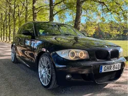 Svart Begagnad 2008 BMW 120 Sport Line Halvkombi | 73 000 kr