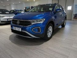 Blå Begagnad 2022 VW T-Roc SUV | 289 000 kr (Marknadspris)