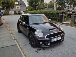 Svart Begagnad 2011 Mini Cooper S Halvkombi | 78 000 kr (Marknadspris)
