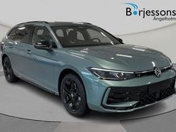 Ljusgrön Ny 2025 VW Passat Edition Kombi | 545 200 kr (Marknadspris)