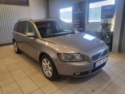 Grå Begagnad 2004 Volvo V50 Kombi | 27 900 kr (Marknadspris)