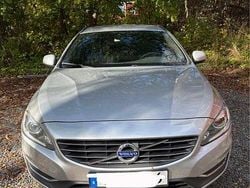Silver Begagnad 2015 Volvo V60 Momentum Kombi | 130 000 kr (Marknadspris)