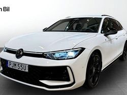 Pure white Begagnad 2025 VW Passat R-line Kombi | 439 900 kr (Dyr)