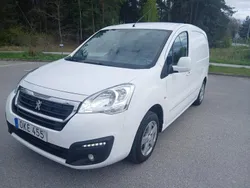 Vit Begagnad 2016 Peugeot Partner Minibuss | 55 000 kr (Bra pris)