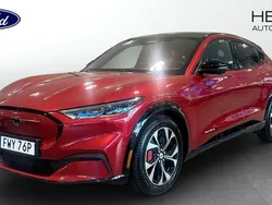 Röd (red) Begagnad 2021 Ford Mustang Mach-E SUV | 349 900 kr (Marknadspris)