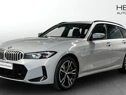 Grå (grey) Begagnad 2025 BMW 330e M Sport Kombi | 538 700 kr (Marknadspris)
