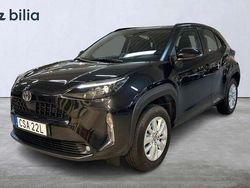 Svart Begagnad 2024 Toyota Yaris Cross Active SUV | 304 900 kr (Marknadspris)
