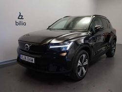 Svart Begagnad 2022 Volvo XC40 Core SUV | 344 500 kr