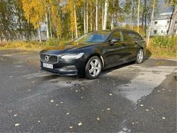Svart Begagnad 2018 Volvo V90 Kombi | 210 000 kr (Marknadspris)