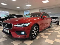 Röd Begagnad 2021 Volvo V60 Kombi | 294 800 kr (Marknadspris)
