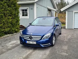 Blå Begagnad 2012 Mercedes B180 Minibuss | 79 000 kr (Marknadspris)