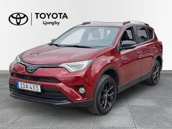 Röd Begagnad 2017 Toyota RAV4 Hybrid Edition SUV | 284 000 kr (Marknadspris)