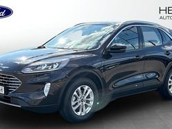 Svart (black) Begagnad 2022 Ford Kuga Titanium SUV | 269 900 kr (Marknadspris)