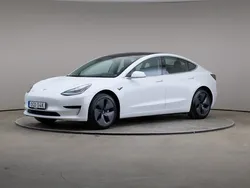Vit Begagnad 2020 Tesla Model 3 Standard Range Plus Sedan | 235 000 kr (Marknadspris)