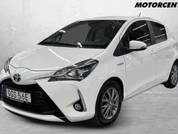 Vit Begagnad 2019 Toyota Yaris Hybrid Halvkombi | 149 000 kr (Bra pris)