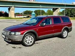 Röd Begagnad 2004 Volvo XC70 Business Edition SUV | 32 500 kr (Lite dyr)