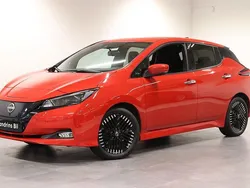 Röd Begagnad 2022 Nissan Leaf N-Connecta Halvkombi | 179 000 kr