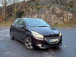 Begagnad 2012 Peugeot 208 Halvkombi | 51 900 kr (Marknadspris)