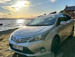 Silver Begagnad 2012 Toyota Avensis Executive Kombi | 79 000 kr (Marknadspris)