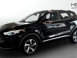 Svart (black) Begagnad 2022 MG ZS Luxury Sedan | 249 900 kr (Bra pris)