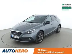 Grå Begagnad 2016 Volvo V40 CC Momentum Kombi | 193 000 kr (Marknadspris)