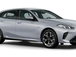 Grå (m brooklyn grey metallic) Ny 2025 BMW 120 Shadowline Halvkombi | 441 700 kr (Lite dyr)