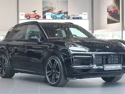 Svart Begagnad 2022 Porsche Cayenne Platinum Edition SUV | 799 000 kr (Marknadspris)