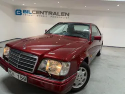 Ljusröd Begagnad 1995 Mercedes E320 Sportkupé | 189 900 kr