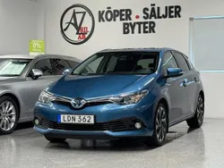 Blå Begagnad 2015 Toyota Auris Hybrid Active Halvkombi | 139 900 kr (Marknadspris)