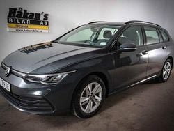 Grå Begagnad 2021 VW Golf VIII Kombi | 249 500 kr (Marknadspris)