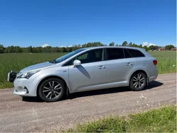 Silver Begagnad 2012 Toyota Avensis Executive Kombi | 49 999 kr (Marknadspris)