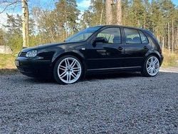 Svart Begagnad 2000 VW Golf IV Trendline Halvkombi | 30 000 kr (Lite dyr)