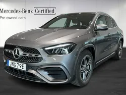 Mörkgrå Begagnad 2024 Mercedes GLA200 AMG line SUV | 448 900 kr (Lite dyr)