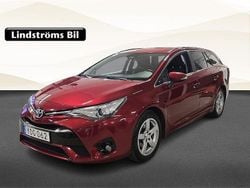 Röd Begagnad 2018 Toyota Avensis Edition Kombi | 184 900 kr (Marknadspris)
