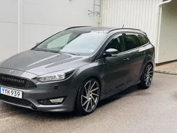 Grå Begagnad 2018 Ford Focus ST-Line Kombi | 135 900 kr (Superpris)