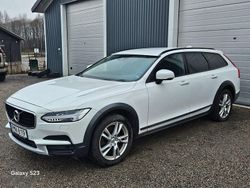 Vit Begagnad 2018 Volvo V90 CC Kombi | 169 000 kr (Marknadspris)