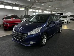 Mörkblå Begagnad 2013 Peugeot 208 Halvkombi | 69 900 kr (Dyr)