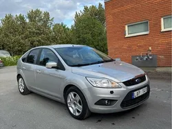 Grå Begagnad 2011 Ford Focus Platinum Halvkombi | 36 000 kr (Bra pris)